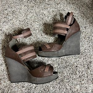 Jacobies Buckle Wedges